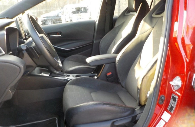 Toyota Corolla cena 53900 przebieg: 61256, rok produkcji 2019 z Pabianice małe 667